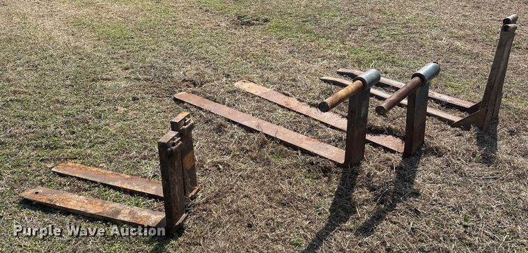 image for item EJ8449 (3) sets of forks