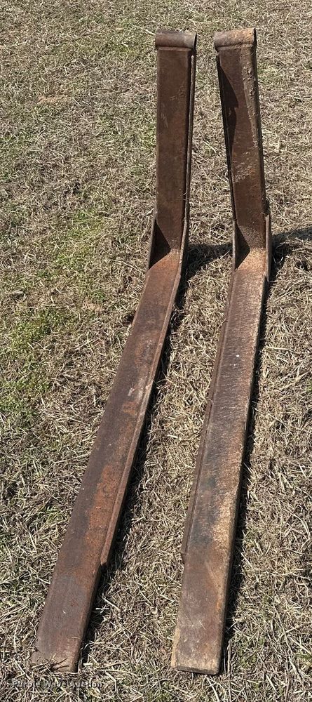 image for item EJ8449 (3) sets of forks