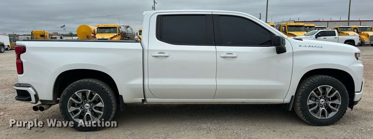 image for item EJ8452 2022 Chevrolet Silverado 1500 Crew Cab pickup truck