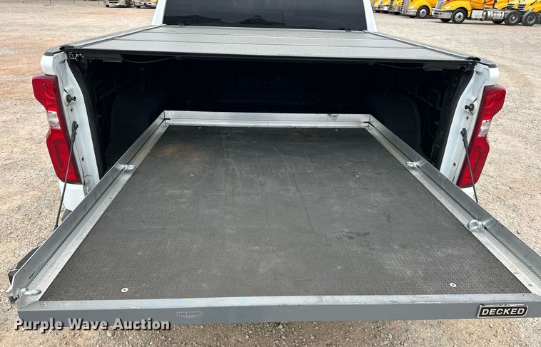 image for item EJ8452 2022 Chevrolet Silverado 1500 Crew Cab pickup truck