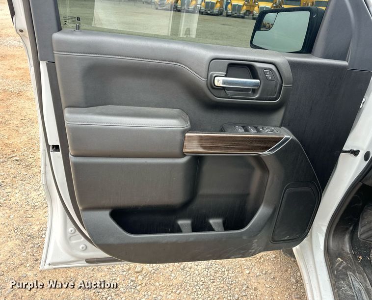 image for item EJ8452 2022 Chevrolet Silverado 1500 Crew Cab pickup truck