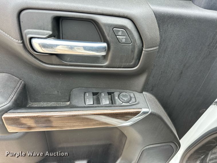 image for item EJ8452 2022 Chevrolet Silverado 1500 Crew Cab pickup truck