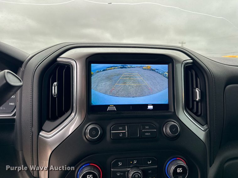 image for item EJ8452 2022 Chevrolet Silverado 1500 Crew Cab pickup truck