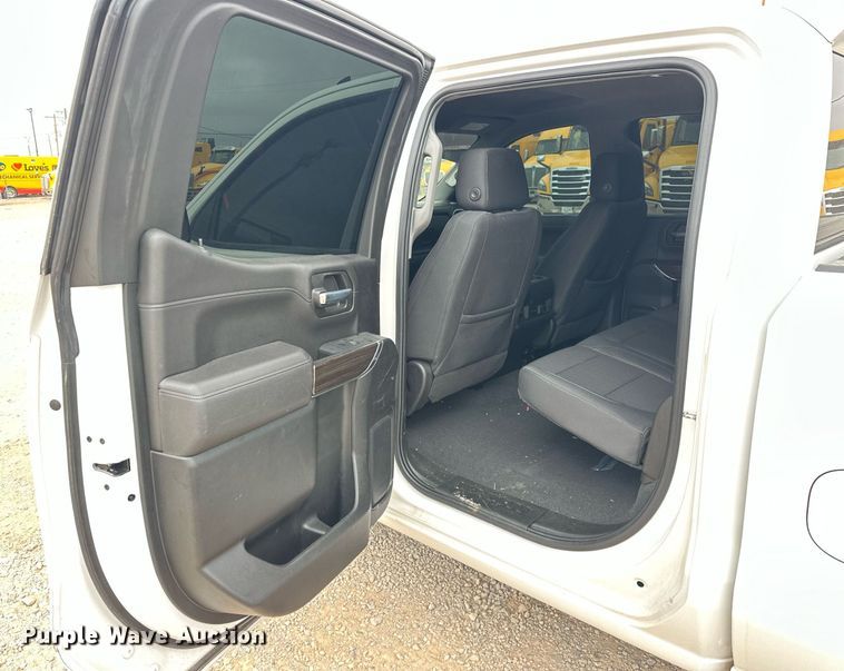 image for item EJ8452 2022 Chevrolet Silverado 1500 Crew Cab pickup truck