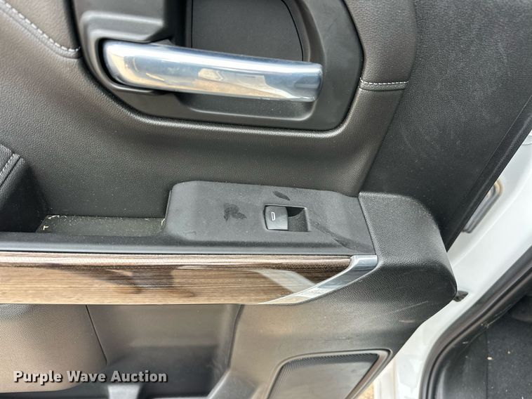 image for item EJ8452 2022 Chevrolet Silverado 1500 Crew Cab pickup truck