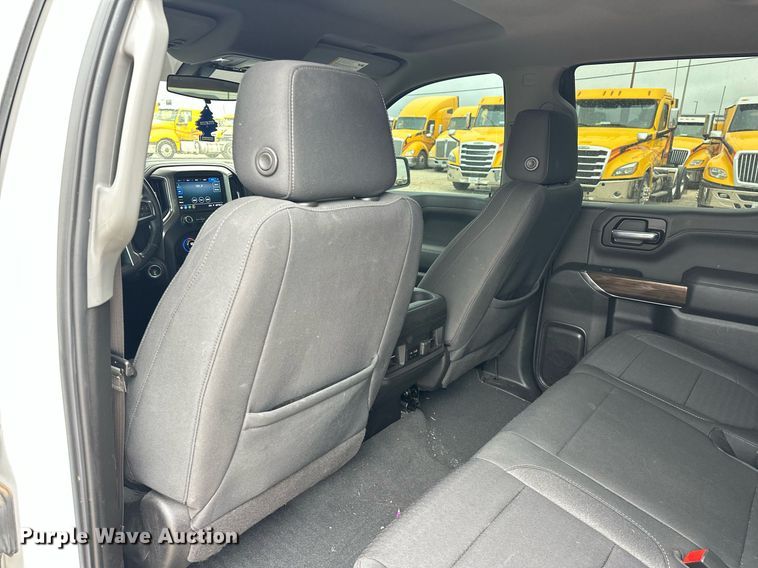 image for item EJ8452 2022 Chevrolet Silverado 1500 Crew Cab pickup truck