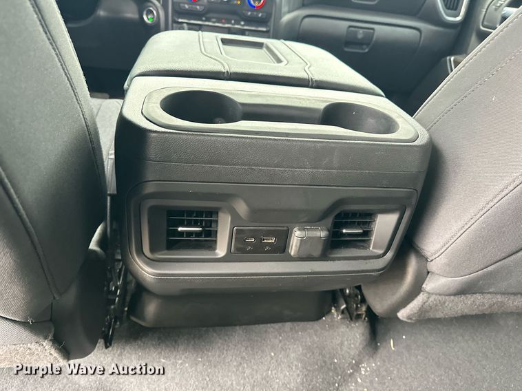 image for item EJ8452 2022 Chevrolet Silverado 1500 Crew Cab pickup truck