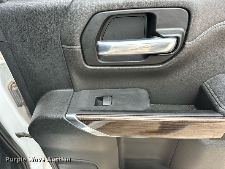 image for item EJ8452 2022 Chevrolet Silverado 1500 Crew Cab pickup truck