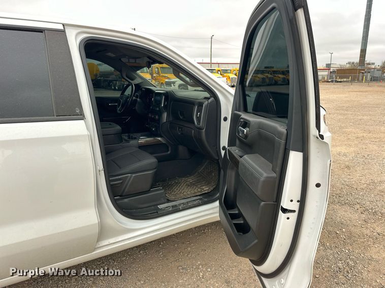 image for item EJ8452 2022 Chevrolet Silverado 1500 Crew Cab pickup truck