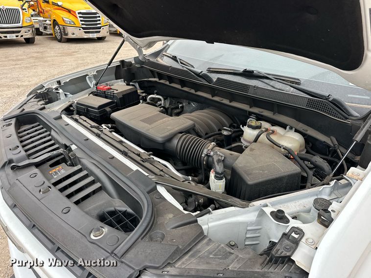 image for item EJ8452 2022 Chevrolet Silverado 1500 Crew Cab pickup truck