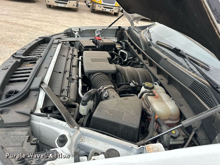 image for item EJ8452 2022 Chevrolet Silverado 1500 Crew Cab pickup truck