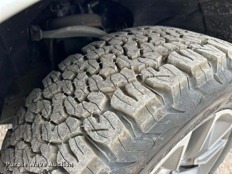 image for item EJ8452 2022 Chevrolet Silverado 1500 Crew Cab pickup truck