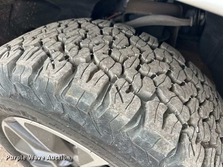 image for item EJ8452 2022 Chevrolet Silverado 1500 Crew Cab pickup truck