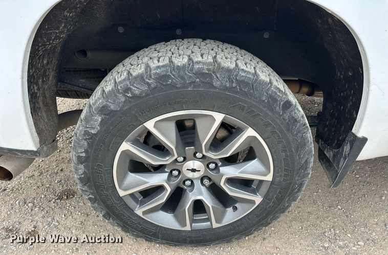 image for item EJ8452 2022 Chevrolet Silverado 1500 Crew Cab pickup truck