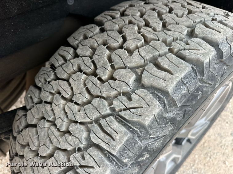 image for item EJ8452 2022 Chevrolet Silverado 1500 Crew Cab pickup truck