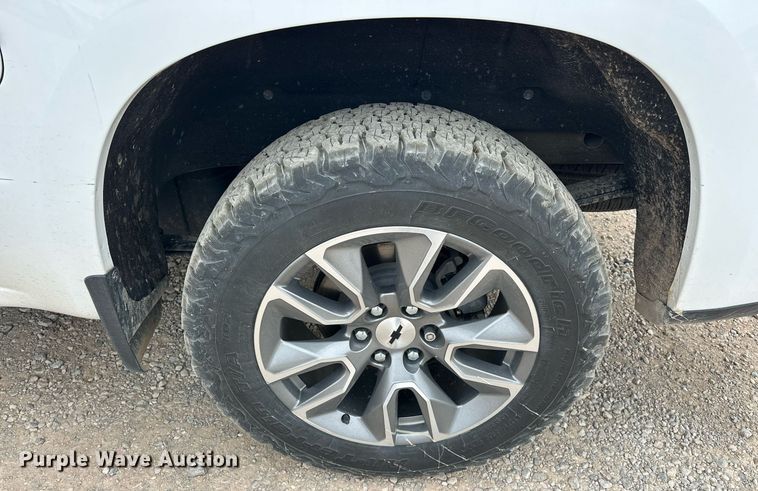 image for item EJ8452 2022 Chevrolet Silverado 1500 Crew Cab pickup truck