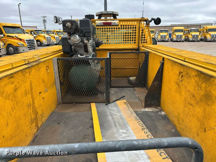 image for item EJ8456 2017 Ford F350 Super Duty XL utility bed pickup truck