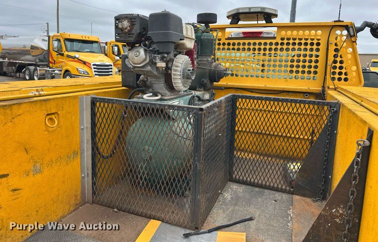 image for item EJ8456 2017 Ford F350 Super Duty XL utility bed pickup truck