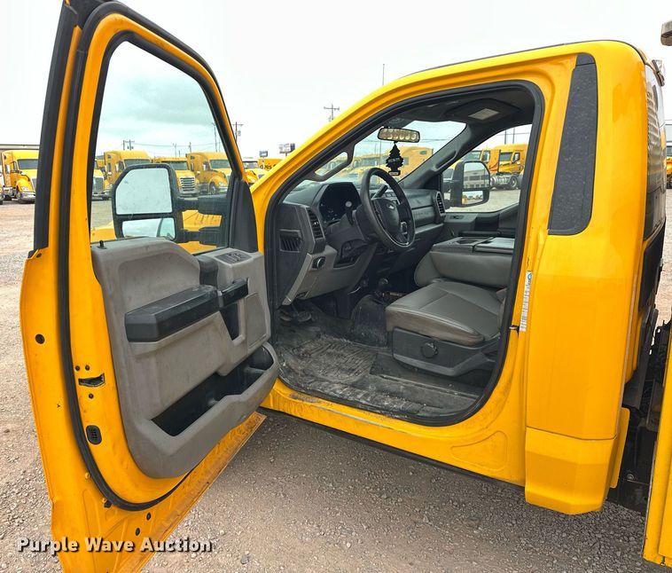 image for item EJ8456 2017 Ford F350 Super Duty XL utility bed pickup truck