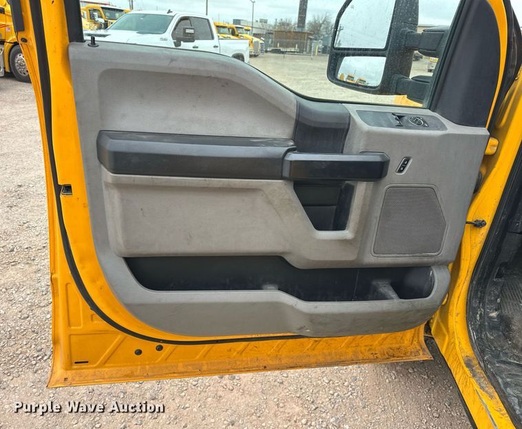 image for item EJ8456 2017 Ford F350 Super Duty XL utility bed pickup truck