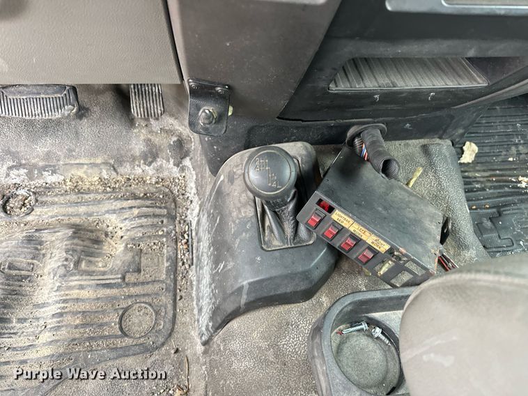 image for item EJ8456 2017 Ford F350 Super Duty XL utility bed pickup truck