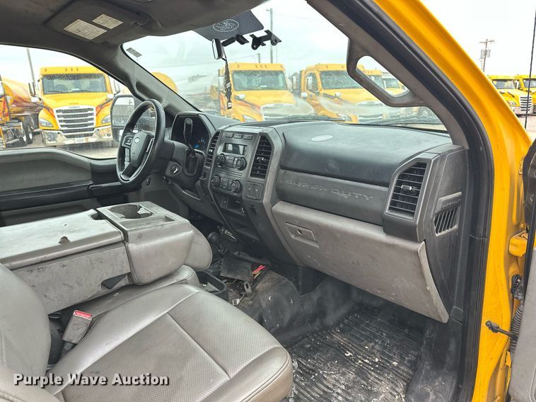 image for item EJ8456 2017 Ford F350 Super Duty XL utility bed pickup truck