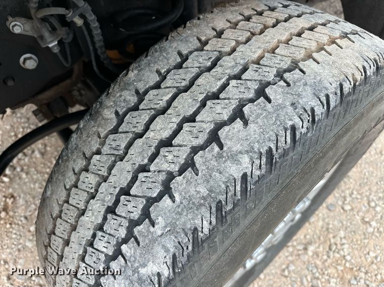 image for item EJ8456 2017 Ford F350 Super Duty XL utility bed pickup truck