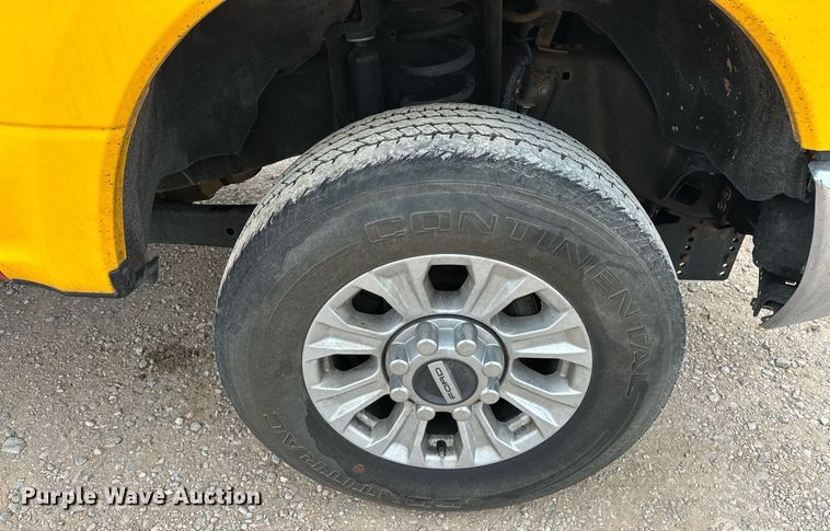 image for item EJ8456 2017 Ford F350 Super Duty XL utility bed pickup truck