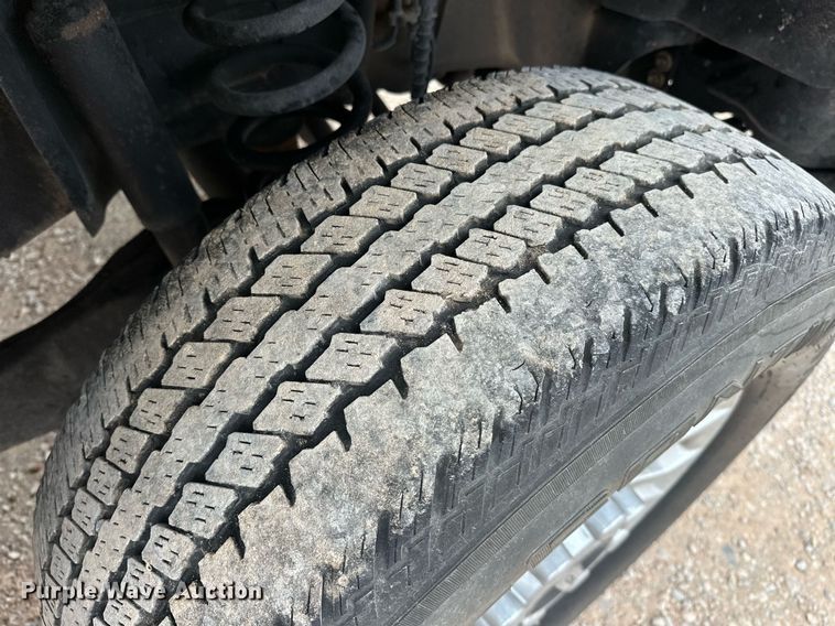 image for item EJ8456 2017 Ford F350 Super Duty XL utility bed pickup truck