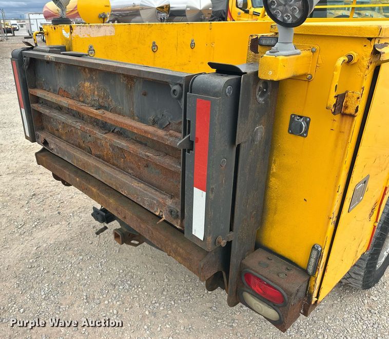 image for item EJ8460 2015 Ford F350 Super Duty XL utility bed pickup truck