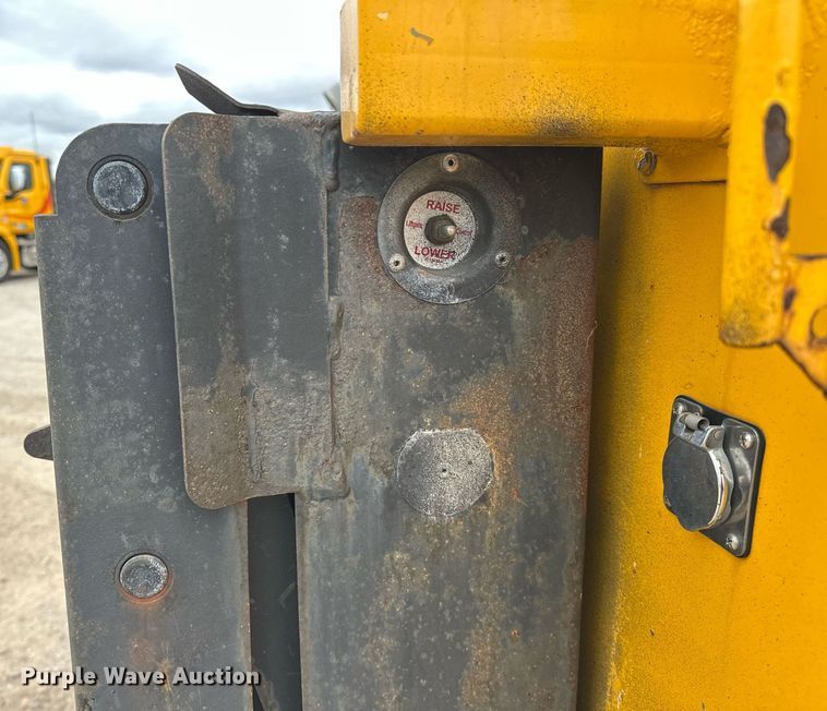 image for item EJ8460 2015 Ford F350 Super Duty XL utility bed pickup truck