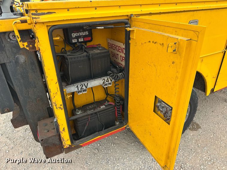 image for item EJ8460 2015 Ford F350 Super Duty XL utility bed pickup truck