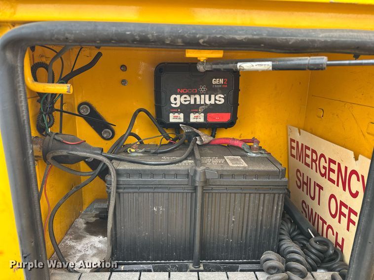 image for item EJ8460 2015 Ford F350 Super Duty XL utility bed pickup truck