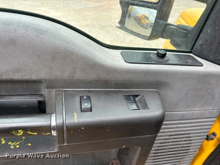 image for item EJ8460 2015 Ford F350 Super Duty XL utility bed pickup truck