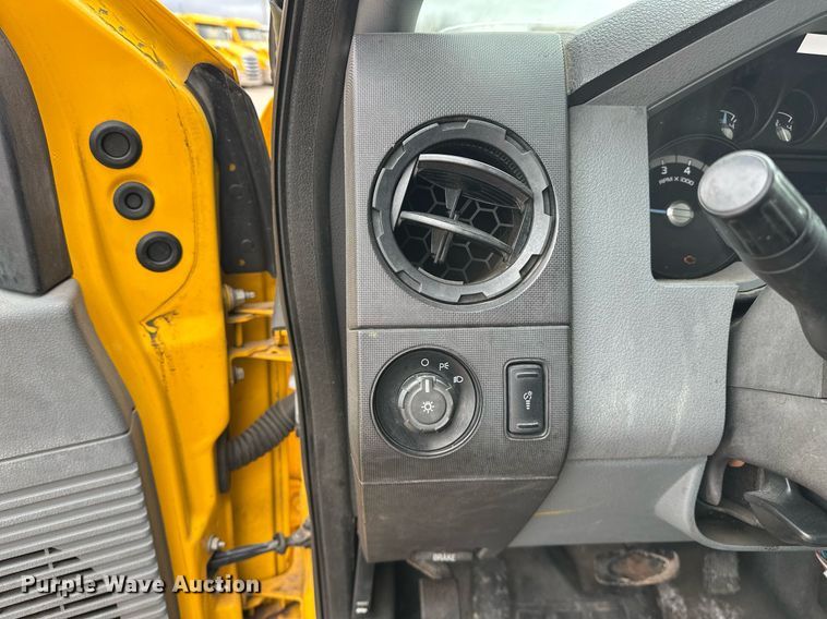 image for item EJ8460 2015 Ford F350 Super Duty XL utility bed pickup truck