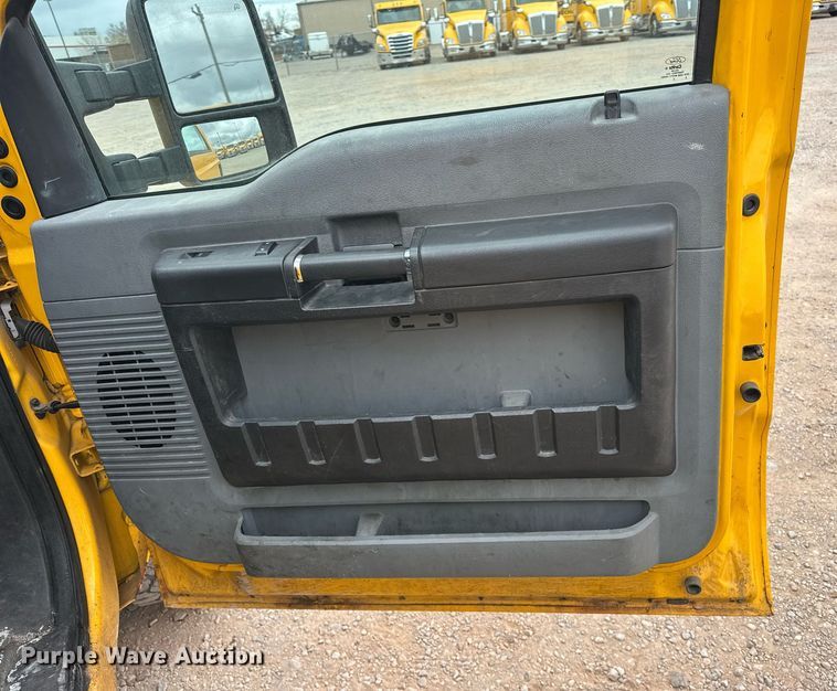 image for item EJ8460 2015 Ford F350 Super Duty XL utility bed pickup truck