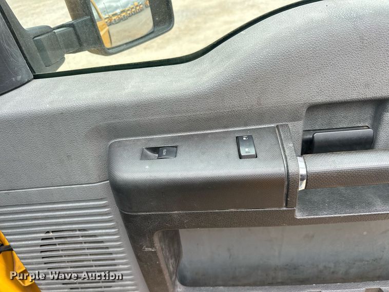 image for item EJ8460 2015 Ford F350 Super Duty XL utility bed pickup truck