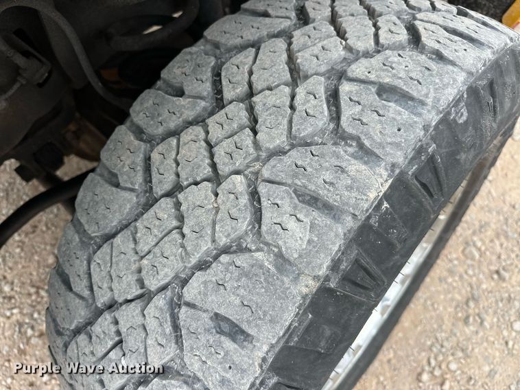 image for item EJ8460 2015 Ford F350 Super Duty XL utility bed pickup truck