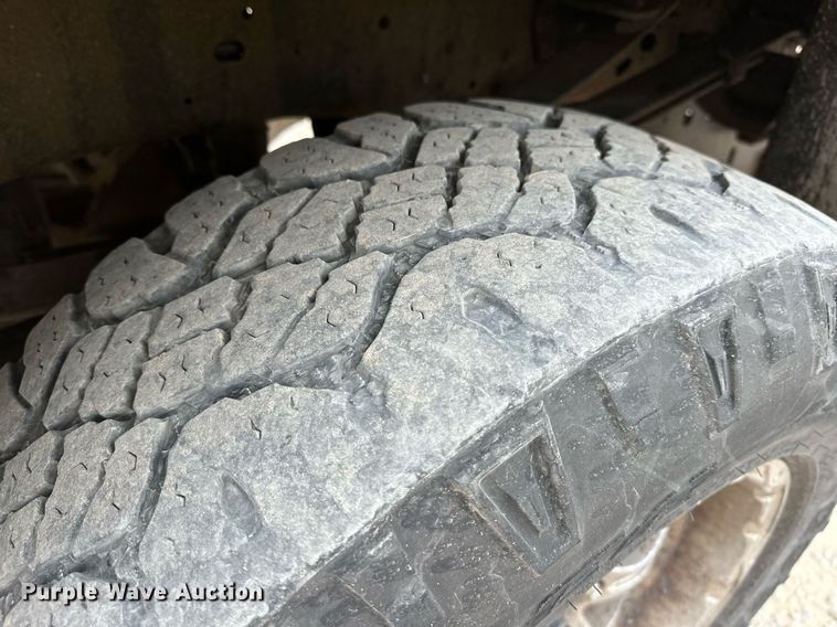 image for item EJ8460 2015 Ford F350 Super Duty XL utility bed pickup truck