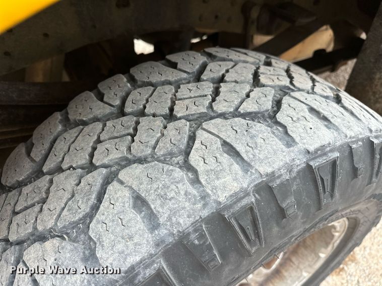 image for item EJ8460 2015 Ford F350 Super Duty XL utility bed pickup truck