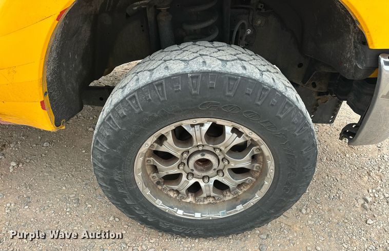 image for item EJ8460 2015 Ford F350 Super Duty XL utility bed pickup truck