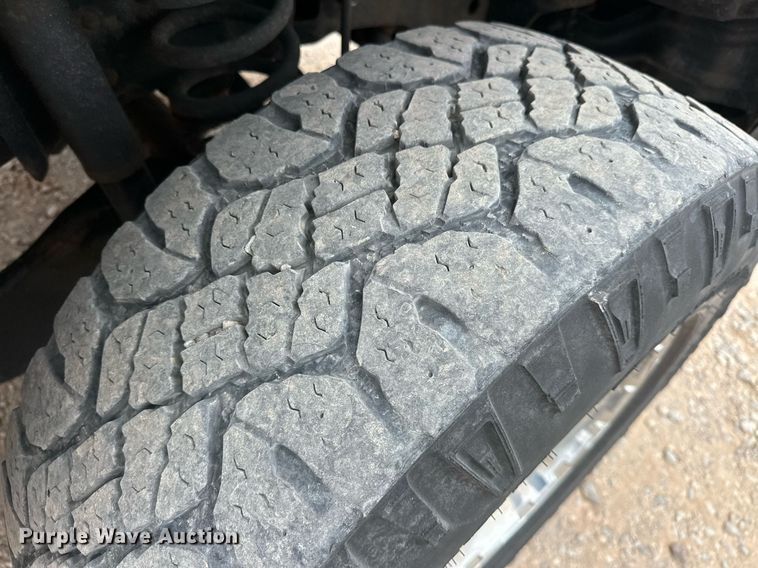 image for item EJ8460 2015 Ford F350 Super Duty XL utility bed pickup truck