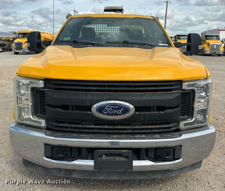 image for item EJ8461 2017 Ford F350 Super Duty XL utility bed pickup truck