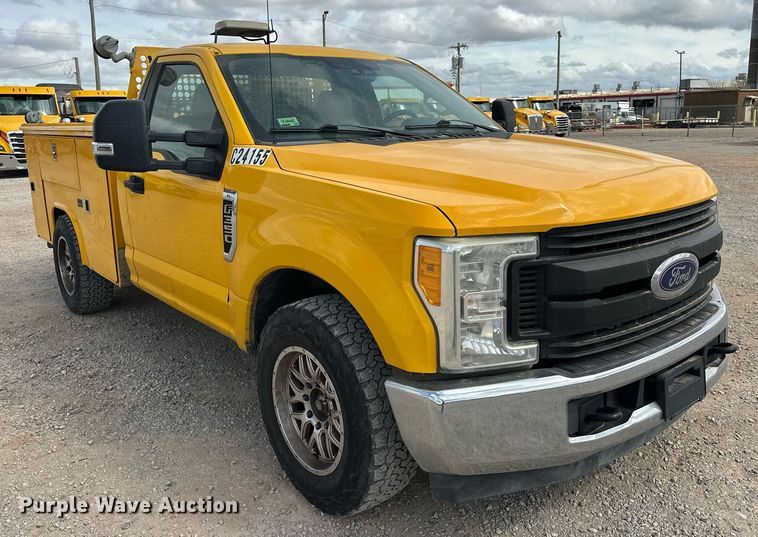 image for item EJ8461 2017 Ford F350 Super Duty XL utility bed pickup truck