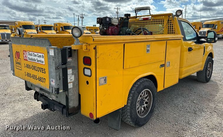 image for item EJ8461 2017 Ford F350 Super Duty XL utility bed pickup truck