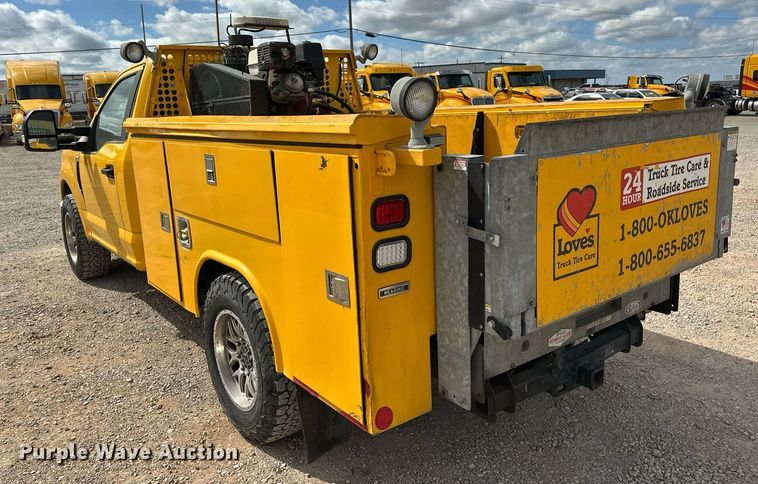 image for item EJ8461 2017 Ford F350 Super Duty XL utility bed pickup truck