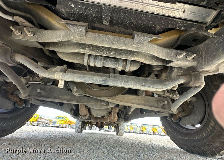 image for item EJ8461 2017 Ford F350 Super Duty XL utility bed pickup truck