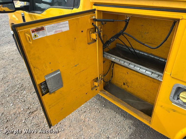 image for item EJ8461 2017 Ford F350 Super Duty XL utility bed pickup truck