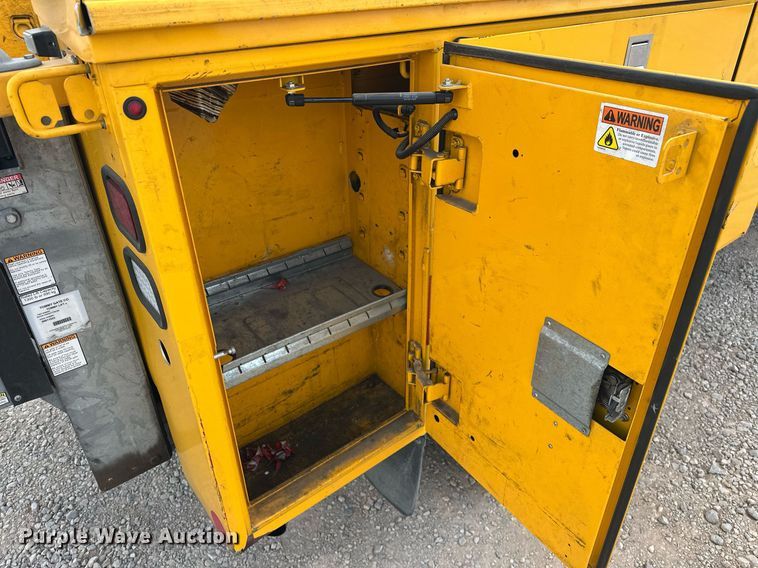 image for item EJ8461 2017 Ford F350 Super Duty XL utility bed pickup truck