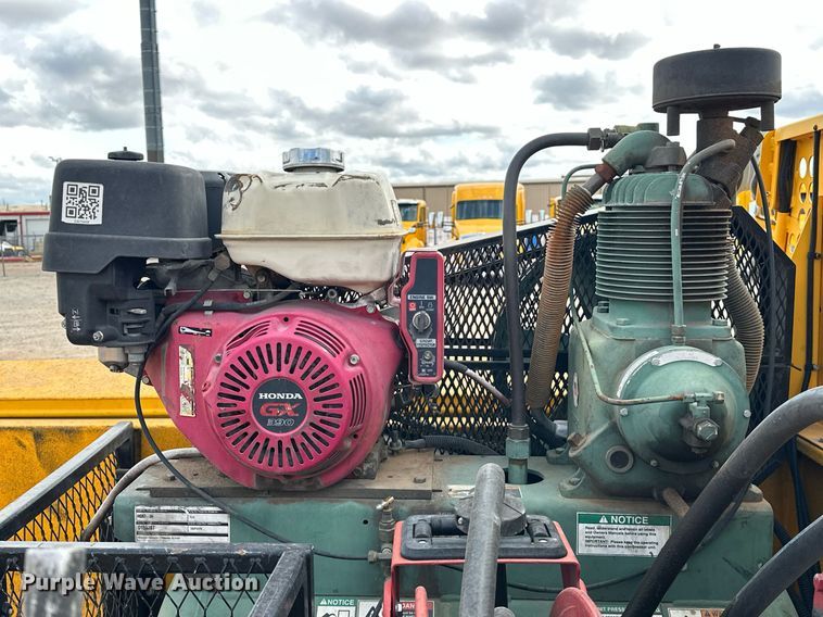 image for item EJ8461 2017 Ford F350 Super Duty XL utility bed pickup truck